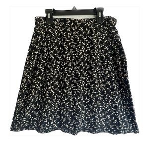 Gap black with white floral print rayon skirt size 6.